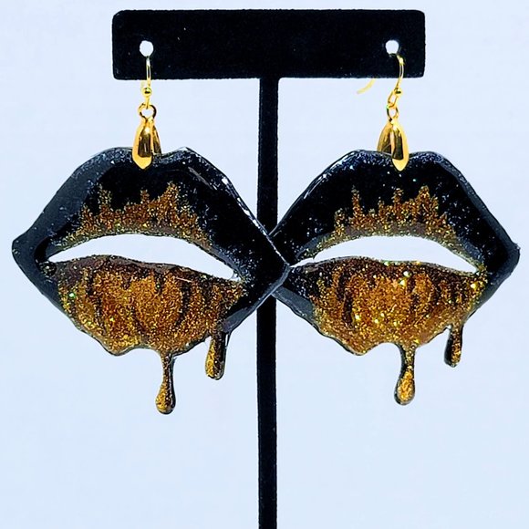 ⭐️SOLD⭐️🆕MBM "Black Gold" Drip Lip Earrings 3" - Picture 5 of 13